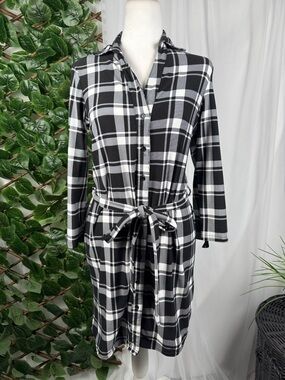 Justify Black and White Plaid Button-Front Robe with Tie Belt